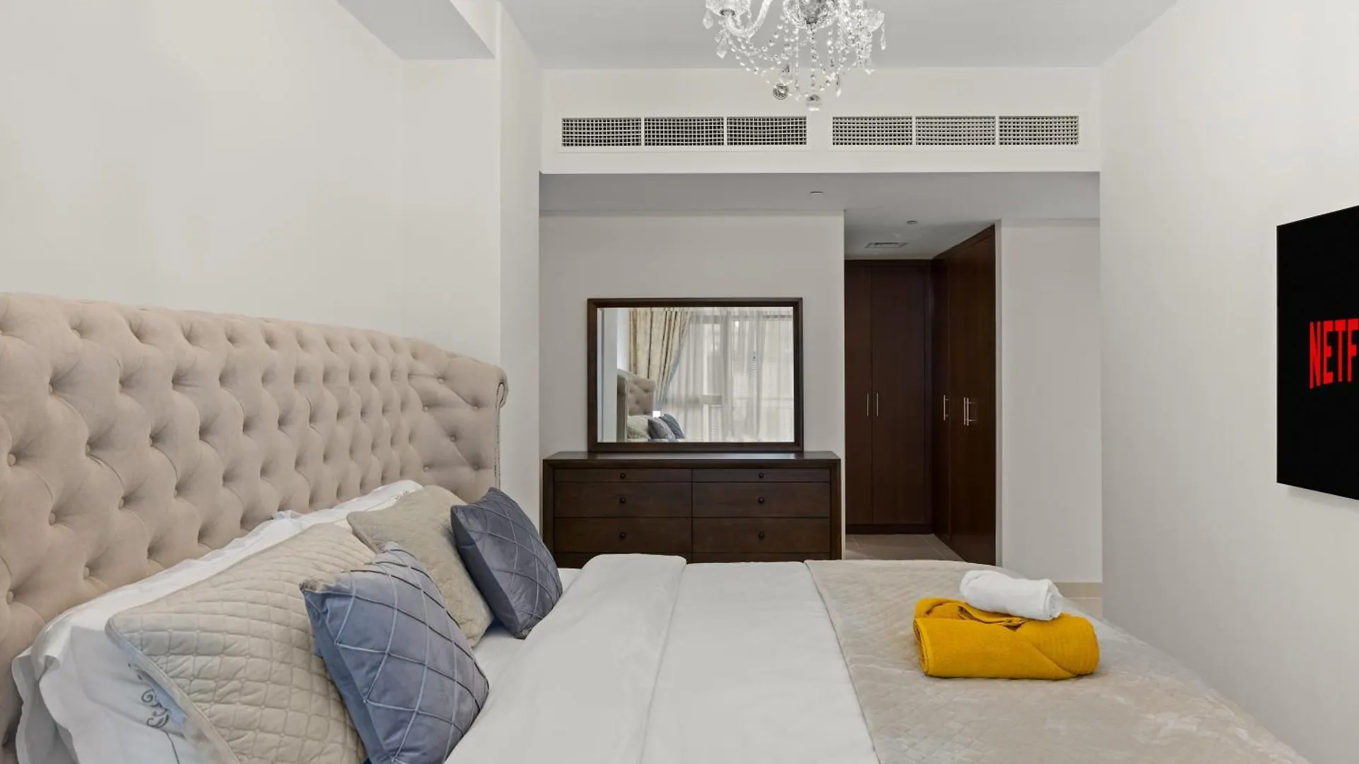 2Br Apartment In Downtown Dubai, Near Burj Khalifa 0*, Dubai United Arab Emirates